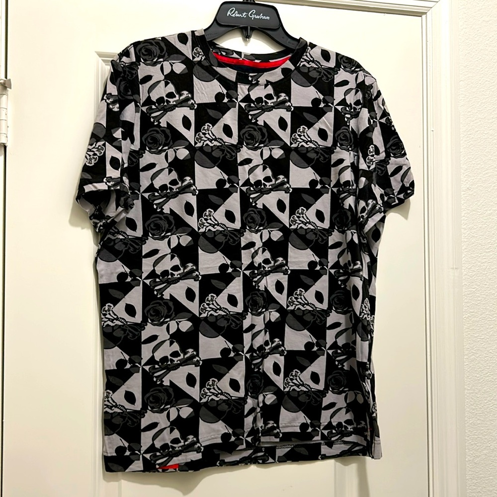 Robert Graham Men’s Allover Print Skull Graphic t-shirt Size L black gray
